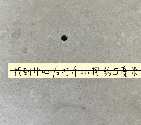 昭通市瓷砖空鼓维修公司专业解答在瓷砖铺贴过程中，如果砂料搅拌不均匀，将会带来以下问题