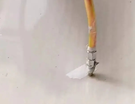 昭通市瓷砖空鼓维修公司专业解答在瓷砖铺贴过程中，如果使用的砂料过粗（如全部使用了粗砂），可能会导致以下问题